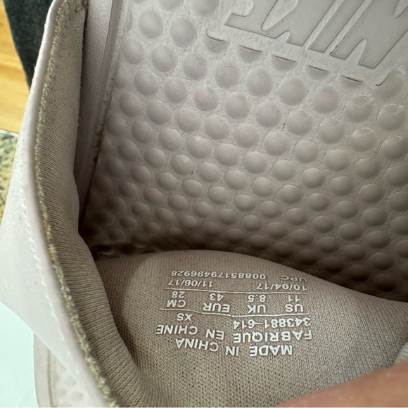 Nike size 11 Pink Slide Sandals - Picture 8 of 11